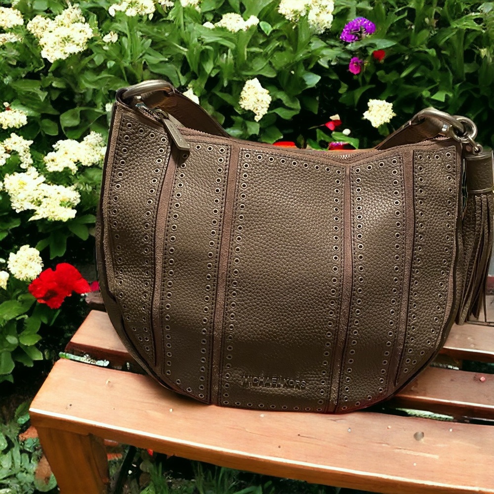 COA Michael Kors, Army Green Purse, Preloved excellent condition